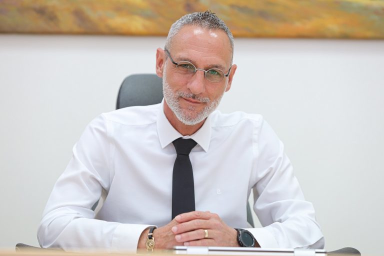 עו"ד עופר פרץ – עורך דין חדלות פירעון בתל אביב